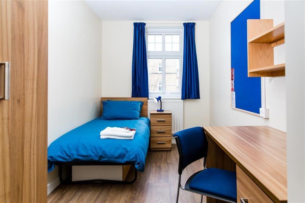 Single Room with Shared Bathroom